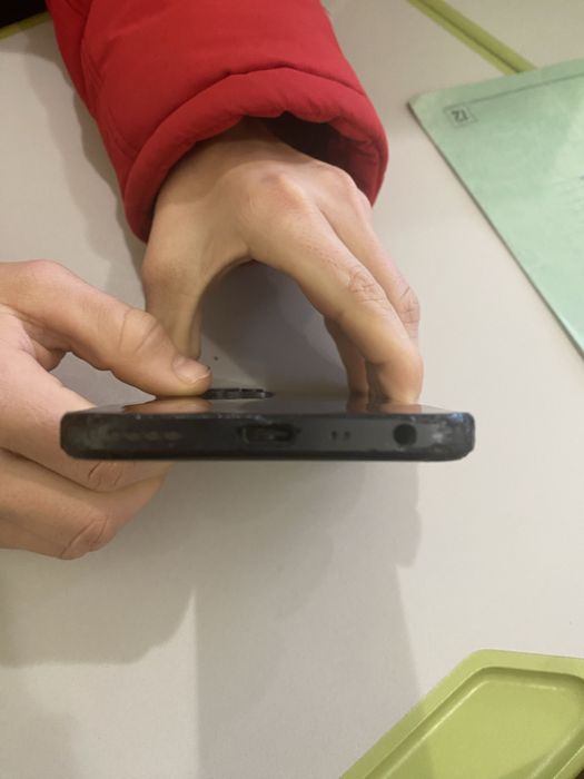 Realmi C35 в нормальному стані