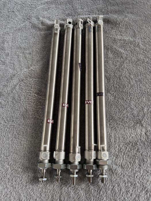 siłownik pneumatyczny cylinder Festo DSNU-25-320-P-A