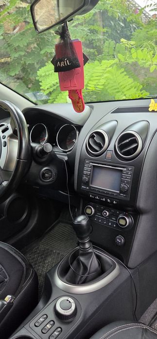 Nissan Qashqai 2.0 2010 4x4 Panorama Webasto Kamera Bogata wersja