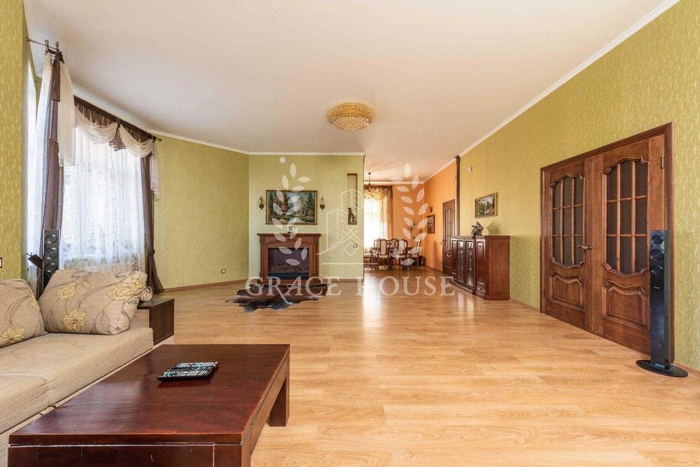 Продаж будинку з басейном та підвалом Гатне Гатное 16 соток 6 кім. газ