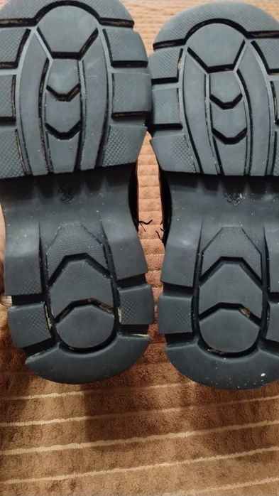Зимові черевики, ботінки, розмір 34, стелька 22 см.