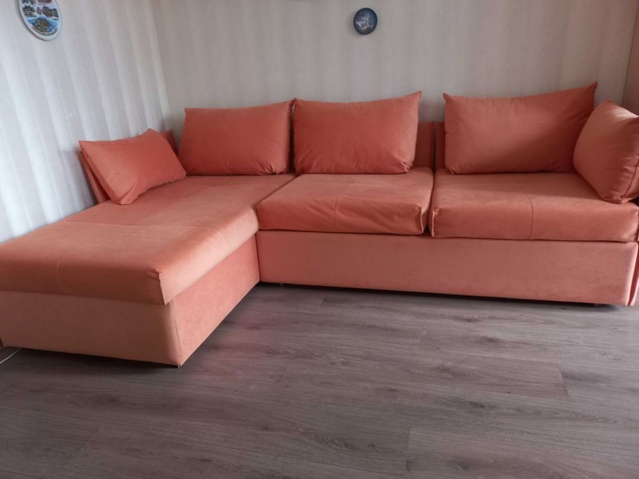 Кутовий оранжевий диван - кушетка в ідеальному стані