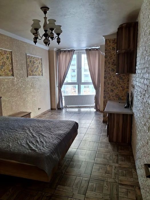 Квартира з ремонтом, вул. Драгоманова  2, Позняки