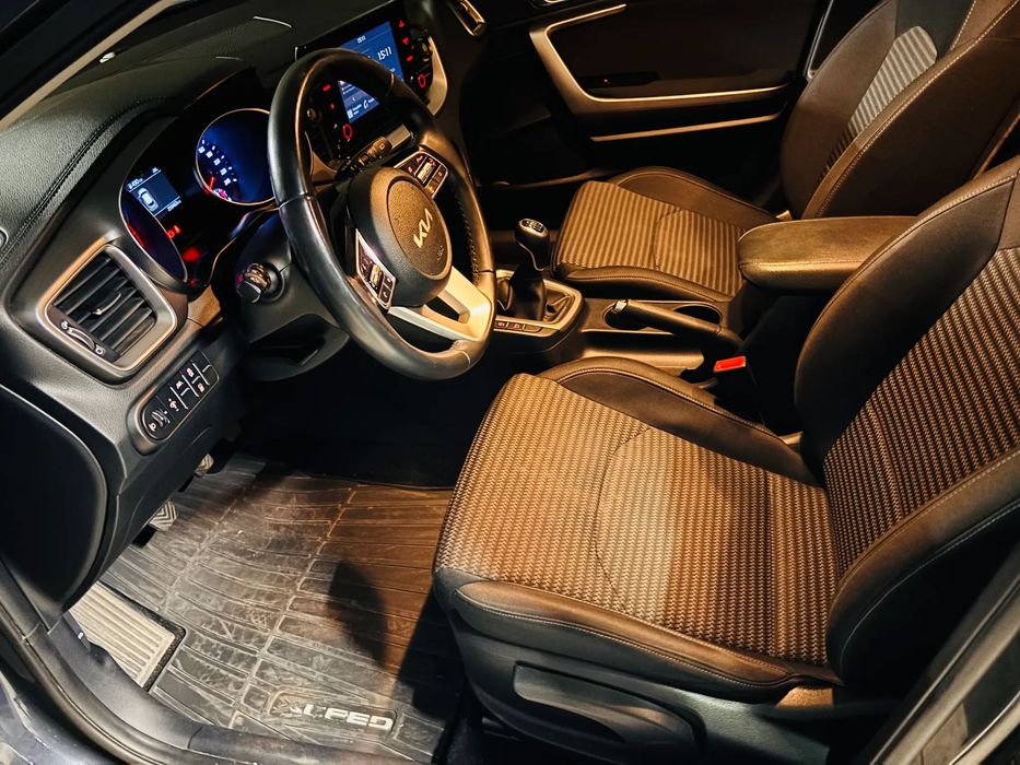 Kia XCeed Auto z przebiegiem, ale serwisowane i zadbane. Wygląda na 60.000:)