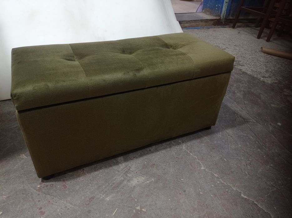 Пуф з нішею для зберігання