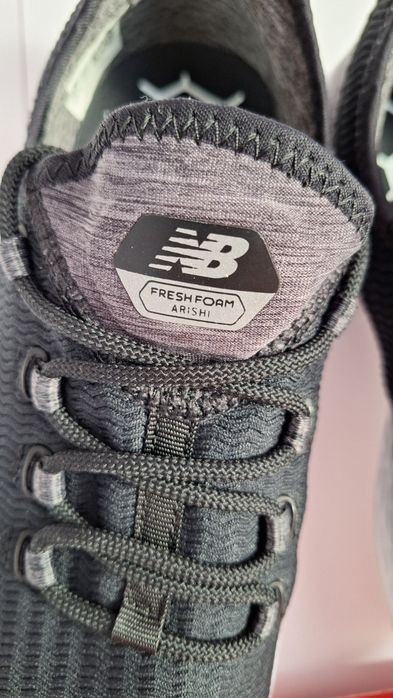 Buty nowe sportowe New Balance w modnym kolorze czarnym Rozmiarze 38