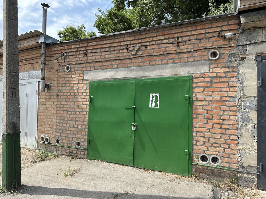 Продам Власний КЛАСНИЙ ГАРАЖ! НОВИЙ Будувався  Для Себе!!!