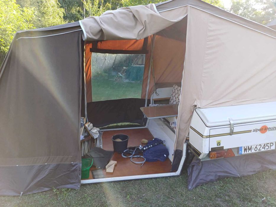 przyczepa turystyczna namiot