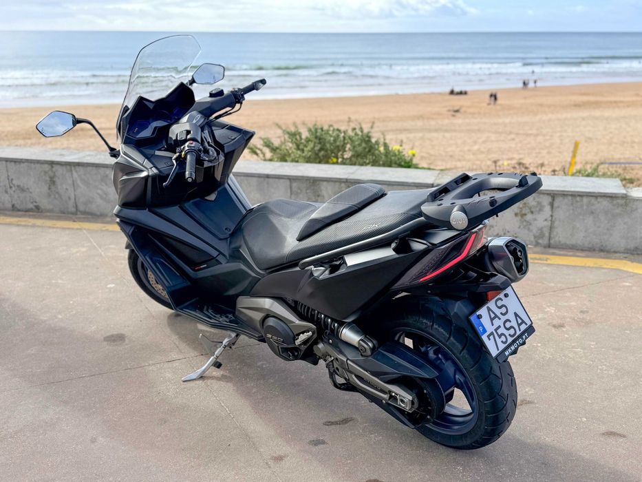 Maxiscooter KYMCO AK550