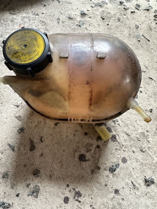 бачок охолоджучої рідини опель фронтера б 2.2 д