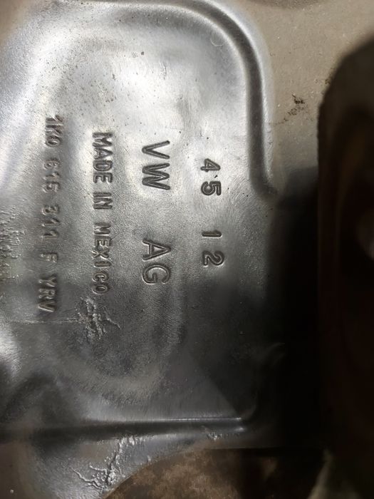 Поворотный кулак vw