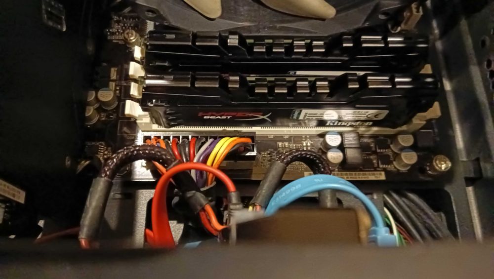 Komputer staacjonarny I5 3,5GHz, GTX 1070, 16GB Ram