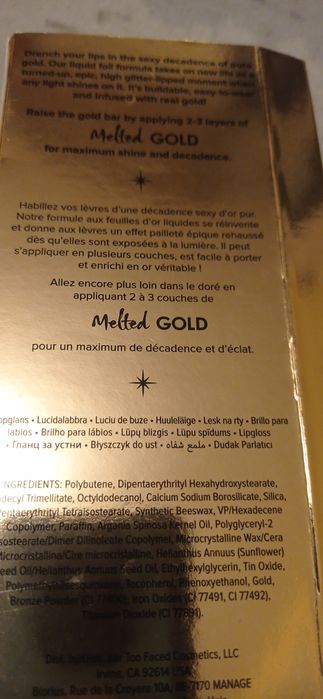 Błyszczyk do ust marki TOO FACED.