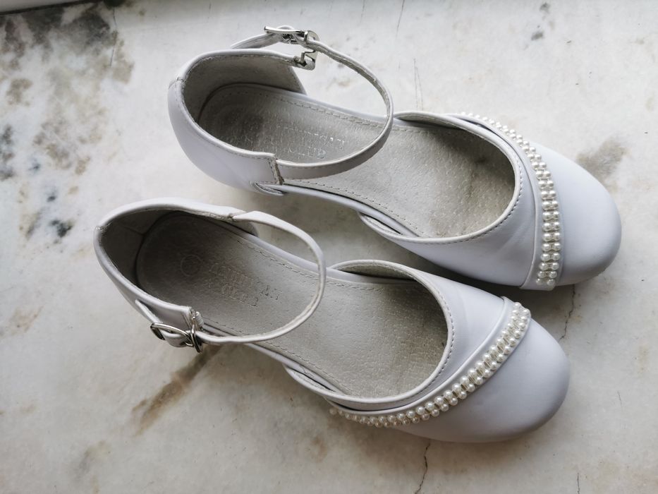 Buty komunijne dziewczęce na obcasie r. 32