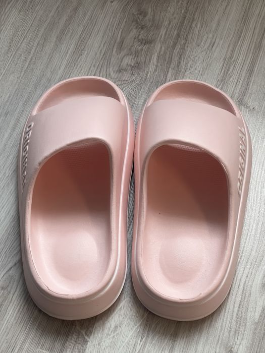 Nowe klapki pisnkowe damskie