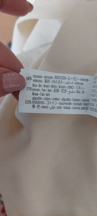 Saia midi da Nova coleção da Zara 2025 na cor baunilha