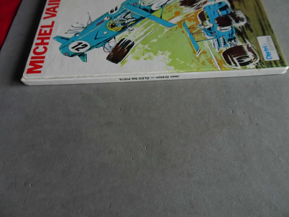 Livro Distri Editora Michel Vaillant - Óleo na Pista (capa dura)