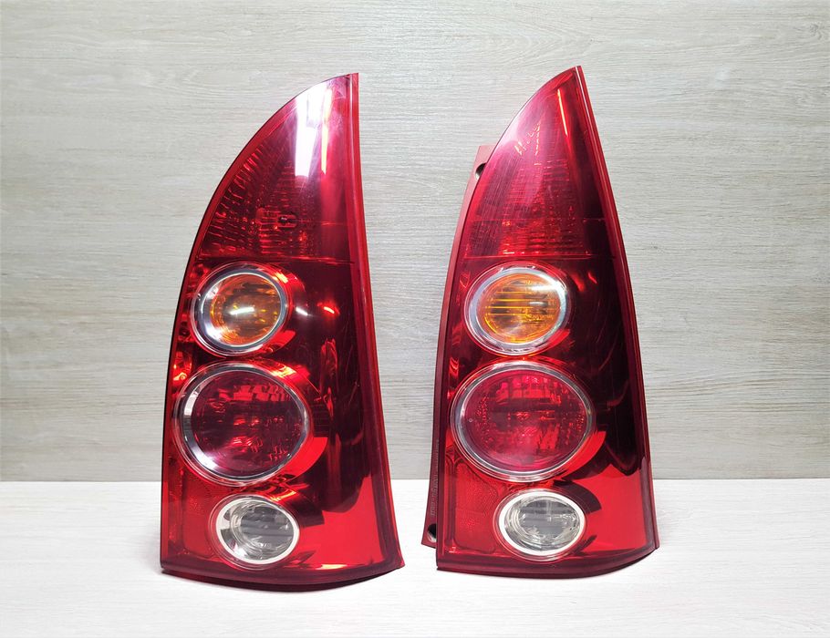 Ліхтар задній (стоп) правий Mazda Premacy 1999-2005р. рестайл