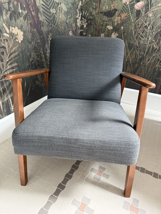 Fotel IKEA EKENÄSET szary, drewniany, styl retro / skandynawski