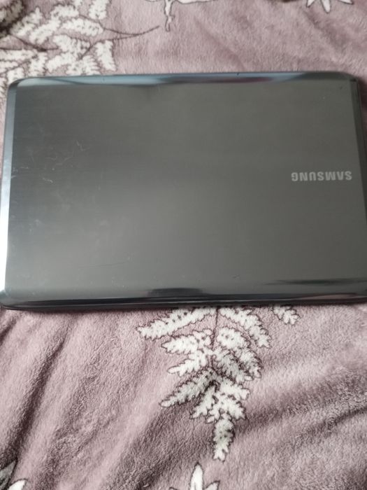 Ноутбук Samsung R525