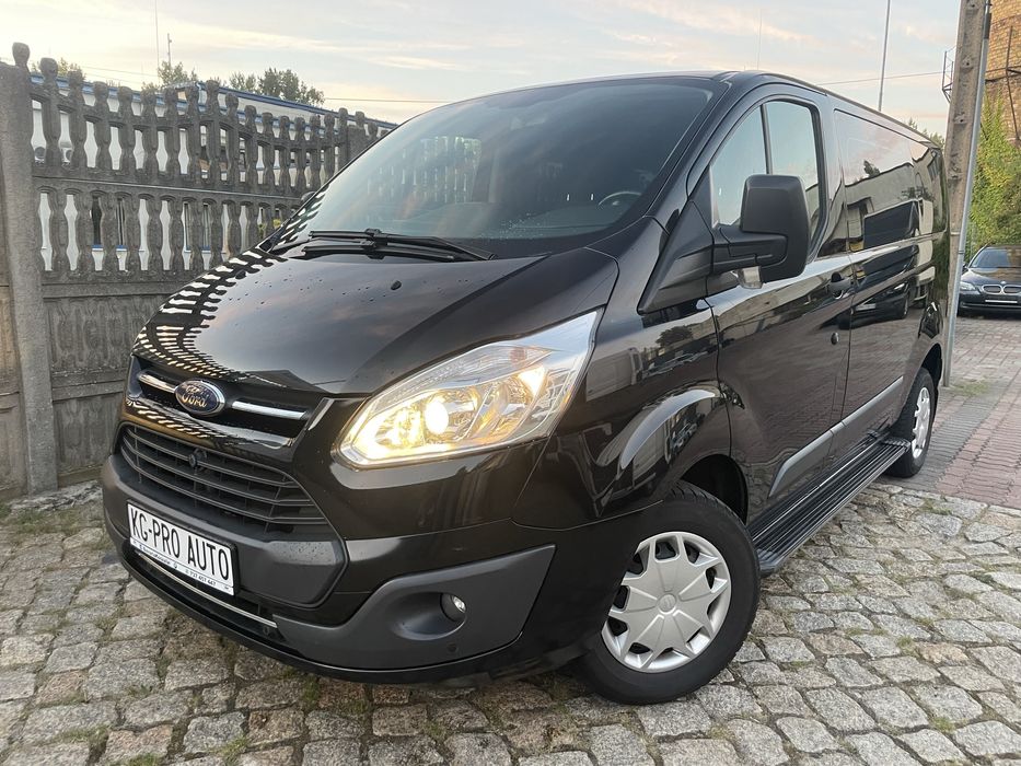 Wypożyczalnia, wynajem busa 8/9 osobowego Ford Transit Custom