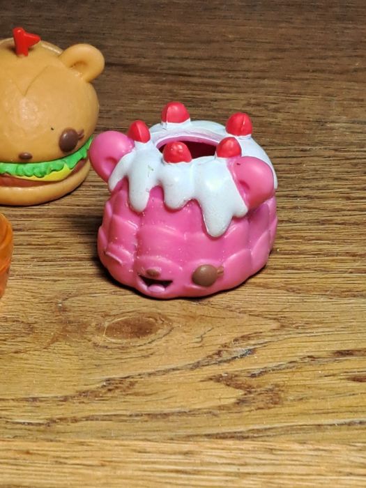 Zabawki num noms 18