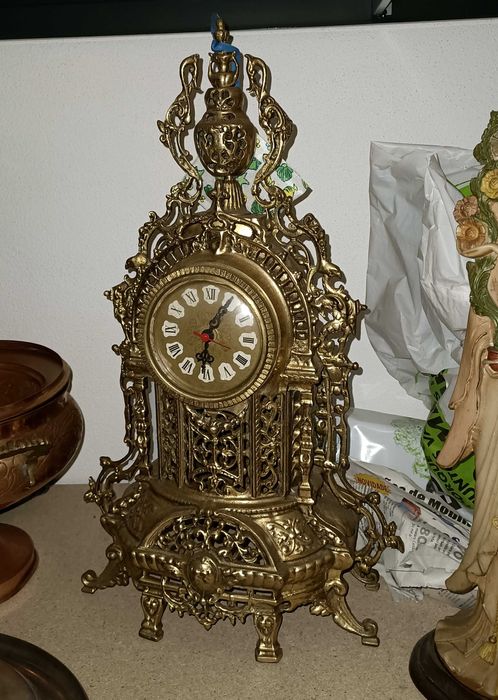 Relogio de mesa em metal, soberbo