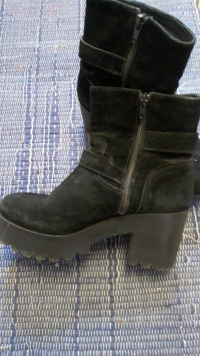 Botas camurça tamanho  37