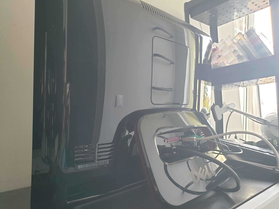 Komputer AIO Dell Vostro 320 - Intel Xeon, SSD, Win 10 Pro