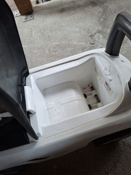 Autko jeździk Mercedes z melodyjka