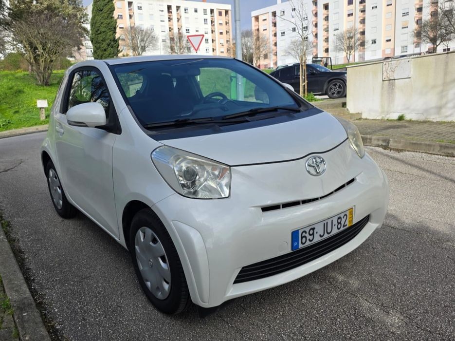 Toyota iQ 1.0 VVT-i   2010  Único Dono