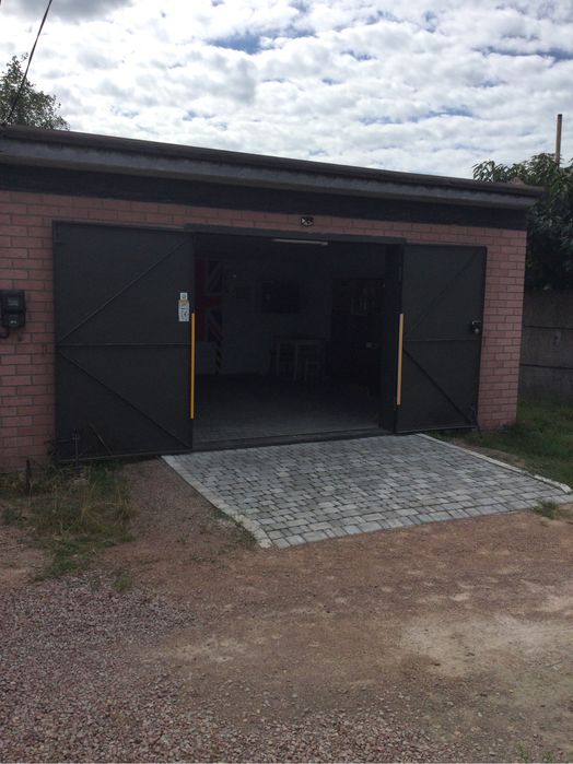 Гараж в центрі міста вул Музейна