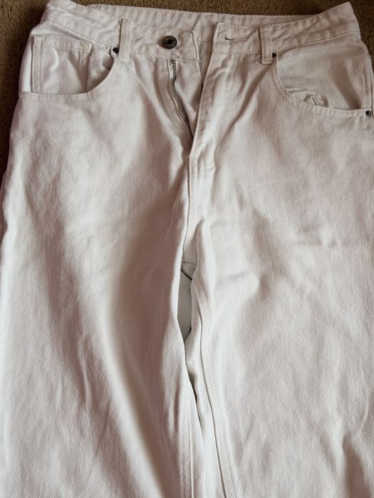 Білі джинси моми на s