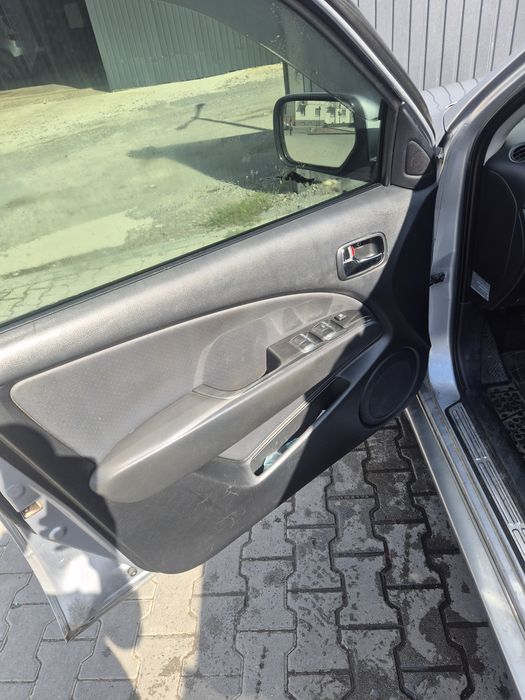 mitsubishi outlander 1 2004 2.0 Г/Б