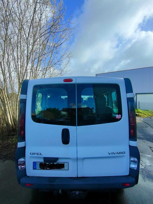 Opel Vivaro 9 lugares