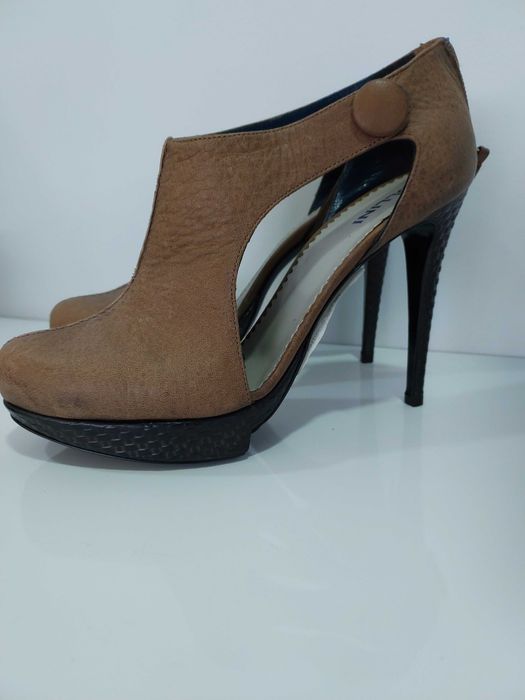 Женская обувь фабрики Италии