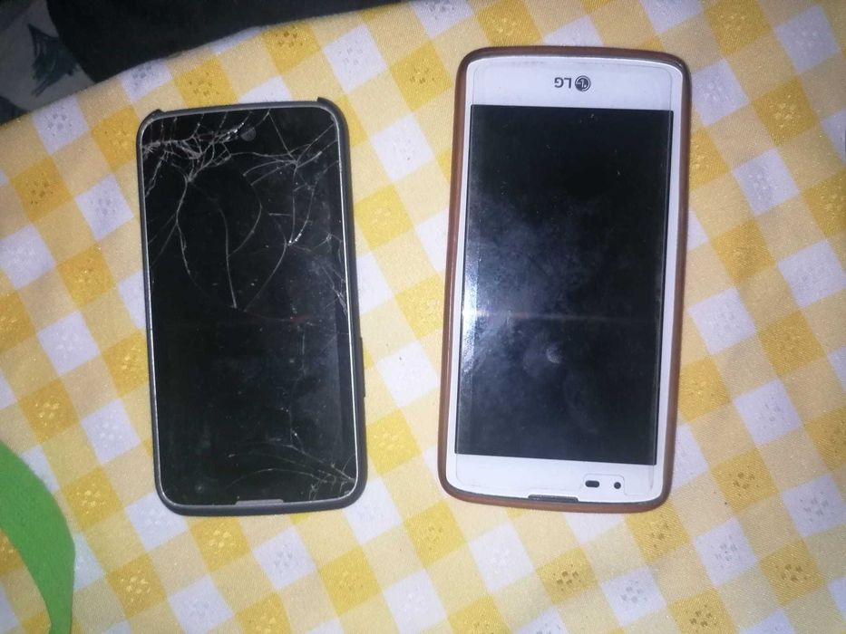 2 telemoveis LG um a funcionar