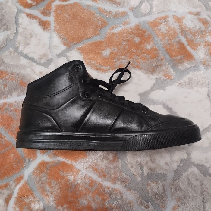 продам легитние кросовки Lonsdale