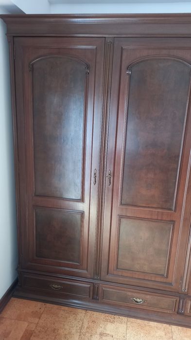 Mobilia de quarto, madeira,  bom estado