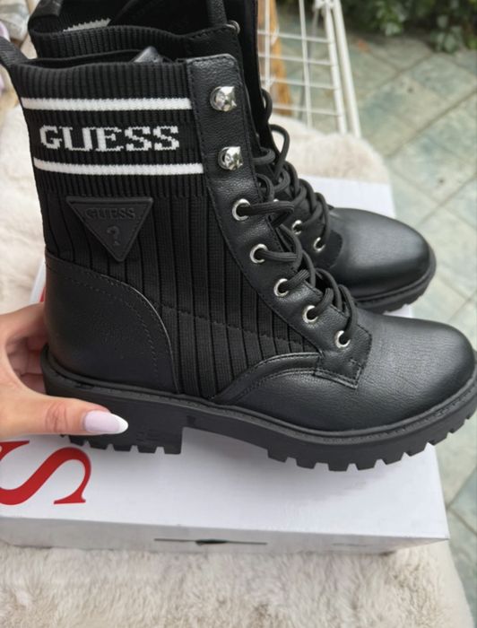 Buty wiosenne Guess czarne botki ze skarpetą sztyblety damskie