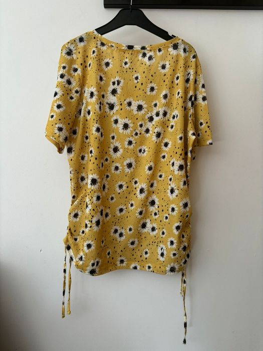 T-shirt amarela flores