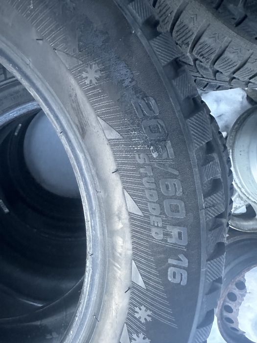 205/60r16 michelin x-ice north zima z kolcami