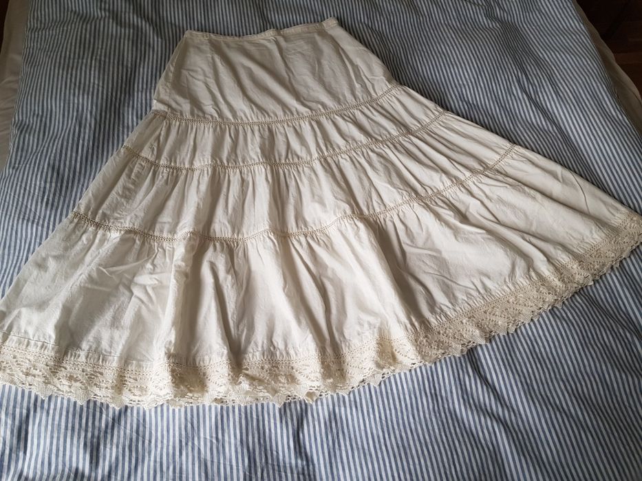 Spódnica w stylu folk, rozkloszowana, kremowa, bawełniana