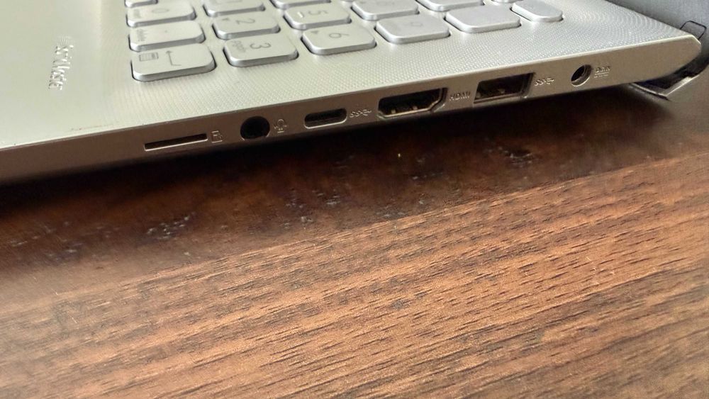 ASUS VivoBook 15 X512FB – Bom estado