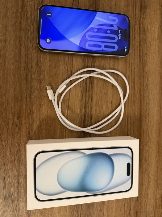 Iphone 15 - 128Gb azul bebé