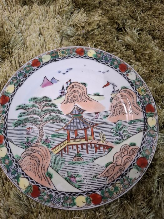 Prato de Porcelana fabricado em Macau 
Pintado
Diâmetro 18 cm