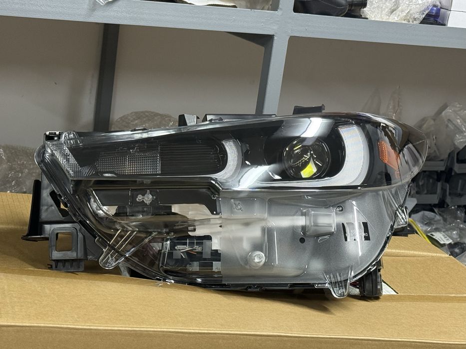 Решетка гриль Mazda CX5 22-25 год глянец