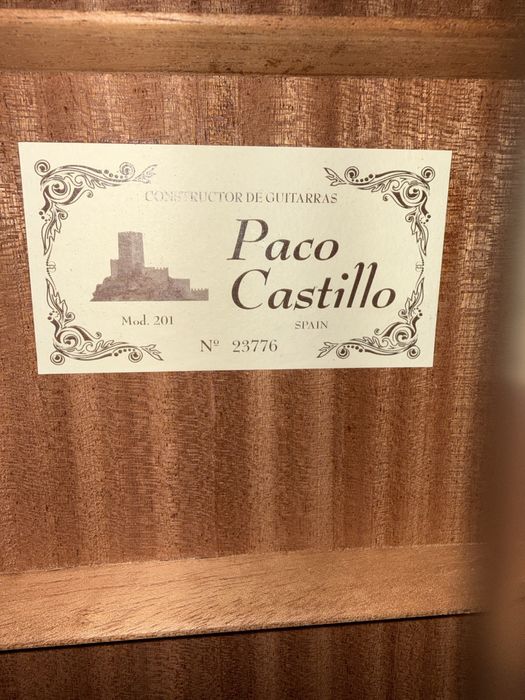 (NOVA) Guitarra clássica Paco Castillo 201