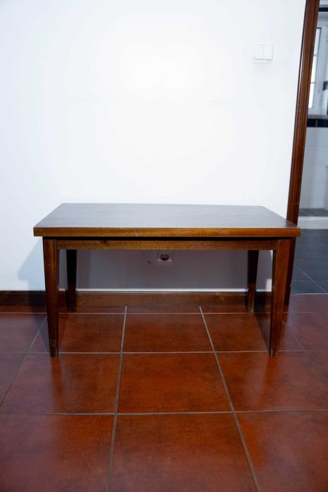 Mesa de Centro (Madeira)