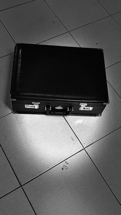 Mala/Valise vintage em pele preta – Line Solingen